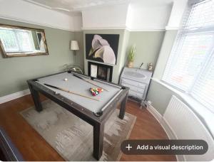 Family-Friendly 4BR Home in Sale, Manchester - Garden & Double Driveway