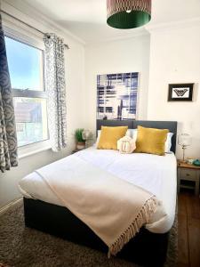 Airy Bright apartment in st Leonards
