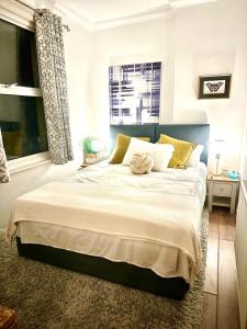 Airy Bright apartment in st Leonards