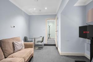 Apt - Sleeps 4 - Short Walk to Harrods