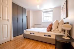 Apt - Sleeps4 - Short Walk Kensington Earls Court