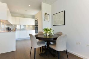 Apt - Sleeps 4 - Balcony - Kings Cross Stn Close