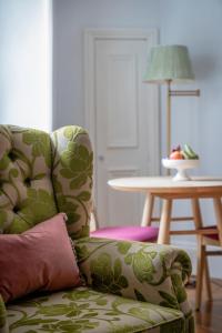 Berkeley Suites, Suite 1