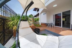 5 bedroom pool villa quiet beach