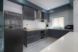 5 bedroom pool villa quiet beach