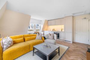 Boutique Bath Apartment, Minutes from Shops & Spas