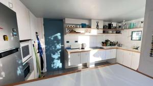 Jolie maison avec jardin, piscine et parking