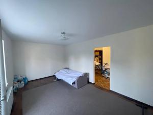 Apartment close to Sofievka park and r Nachman