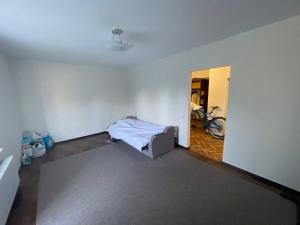 Apartment close to Sofievka park and r Nachman