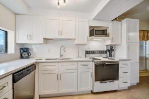 Bay Oaks E74 Siesta Key