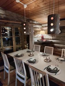 Hillavilla in the shore of lake Inari