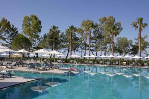 Paleros Beach Resort