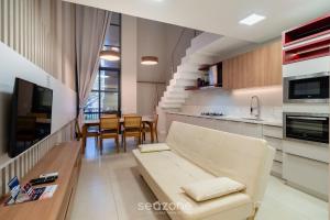 Ap c churrasq e piscina 350m praia Jurerê JPR201