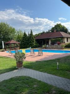 Szőlősgyörök Kun Apartment with 3 bedrooms on 92 in