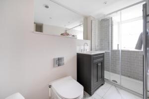 Central Bath Stay - Walk to Sites & Train Station