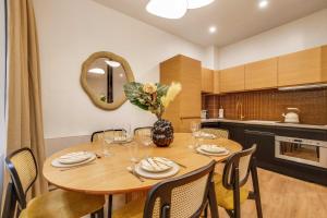 BEAUFITUL APMT - AC -2BR-6P- NOTRE DAME