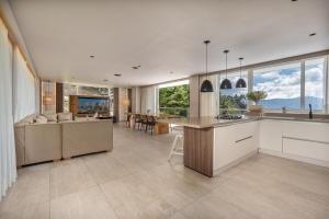 Mansión en las palmas Pool ,Jacuzzi,View