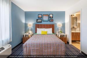 Uptown Suites Extended Stay Tampa FL - Riverview