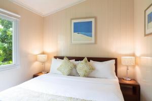 Kokomo Deluxe King - Single Cottage