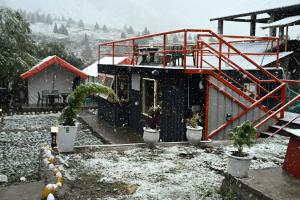 Kübes By The Raasta