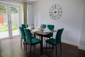 Cosy 4-Bedroom-Guests 7-Ideal for Contractors Stay