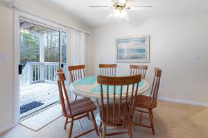 Sea Colony - 53032 Lakeshore Dr