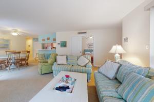 Sea Colony - 53032 Lakeshore Dr