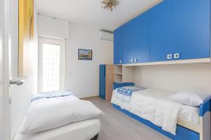 VILLA LILLA Beachfront - Sea View with Parking and Private Garden