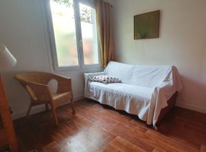 La maison jaune près du métro