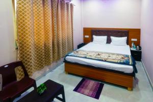 Hotel Sarasvati stay Dham