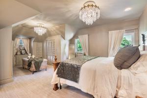 DavidFisher House historic lux Sleeps 12 4br3ba