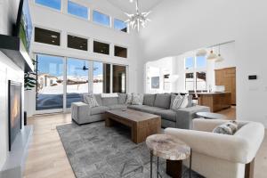 Red Ledges Luxury Retreat 90 Day Min Stay Golf Privileges DV Ski Shuttle