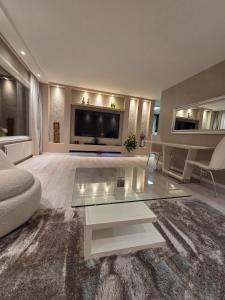 Apartment, everything close