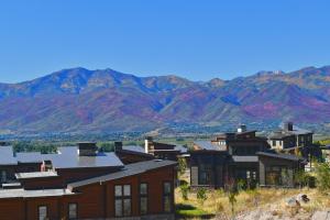 Mountain Modern luxury in Red Ledges Min 90 Day Stay