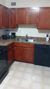 Arlington Stay with Easy Metro and Business Access