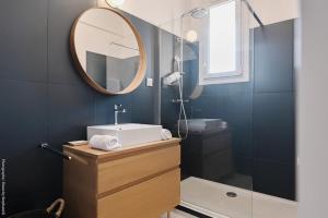 2 Balconies & 2 Bedrooms, Between Panier & Vieux-Port