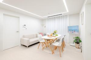 Family & Group Stay, 아차산역3분 신축 3룸 5베드 성수 강남 잠실 롯데월드 KSPO