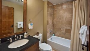 One Steamboat Place #408 Horsetooth Mountain