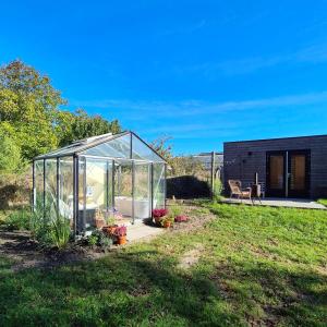 New! Tiny House Lantliv Oostkapelle, met weidezicht