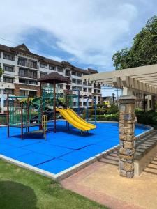 2BR Condo, One Oasis Ecoland Walk to SM City Davao, Pool & Gym Access