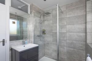 London Apartment with 3 Bedrooms