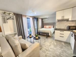 Miracle Luxury Suites