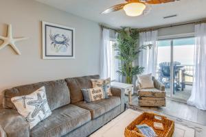 4 Mi to Barefoot Landing Retreat with Pool Access!