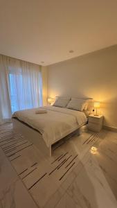 Private 1BHK Top-Floor Apartment at Ghubrah Beach - Ubytování bez kategorie ve městě Maskat