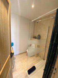 Le Vauban, central, dynamique, rénové et convivial , clim, balcon