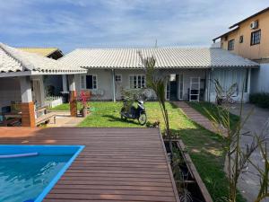 Casa com piscina Recanto