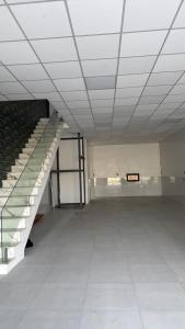 Two-bedroom flat - River view, elevator, free inside car parking