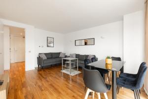 New! Riverside 2BR Flat with Balcony and O2 Arena Views