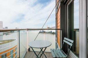 New! Riverside 2BR Flat with Balcony and O2 Arena Views