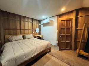 Ban Kaew Mo Ra Glamping & Restaurant